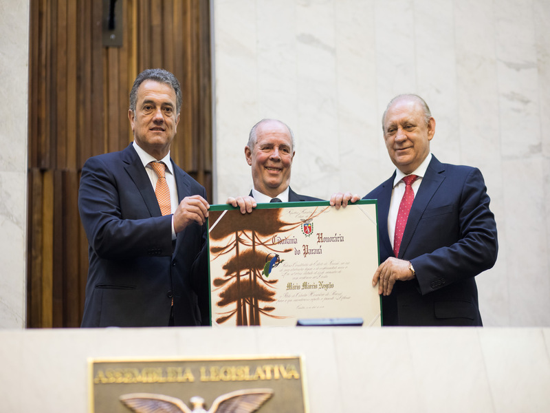 Plauto concede título de cidadania honorária para Mário Negrão